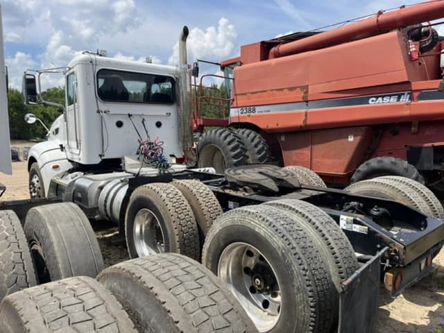 Image of Peterbilt 386 equipment image 2