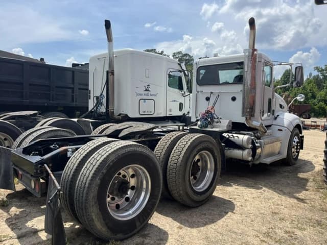 Image of Peterbilt 386 equipment image 3