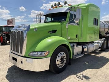 Main image Peterbilt 389
