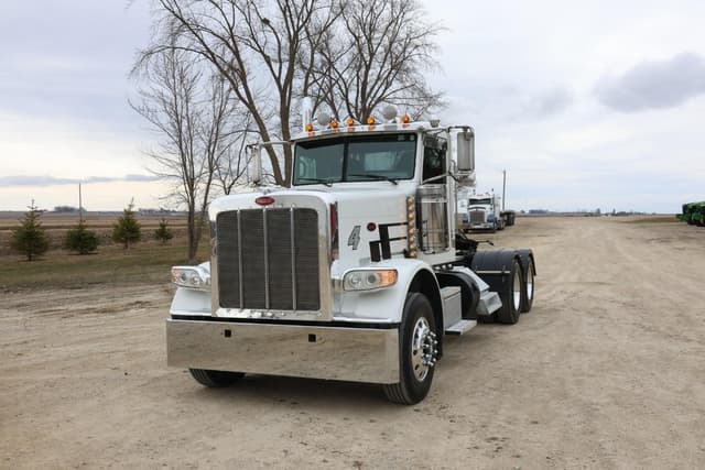 Image of Peterbilt 388 equipment image 2