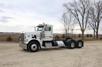 Main image Peterbilt 388