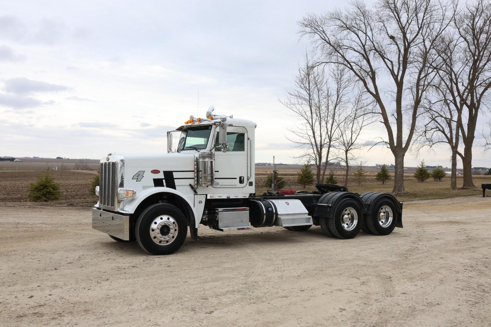 2013 Peterbilt 388 Equipment Image0