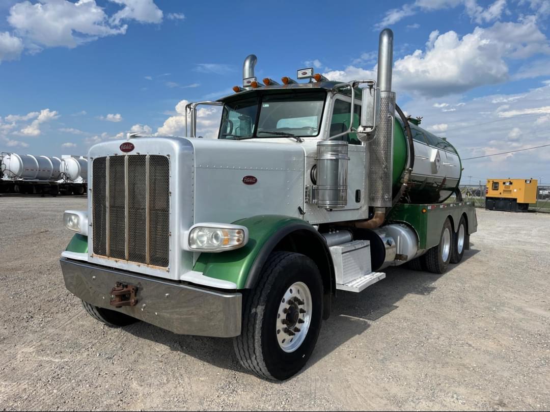 Image of Peterbilt 388 Primary image