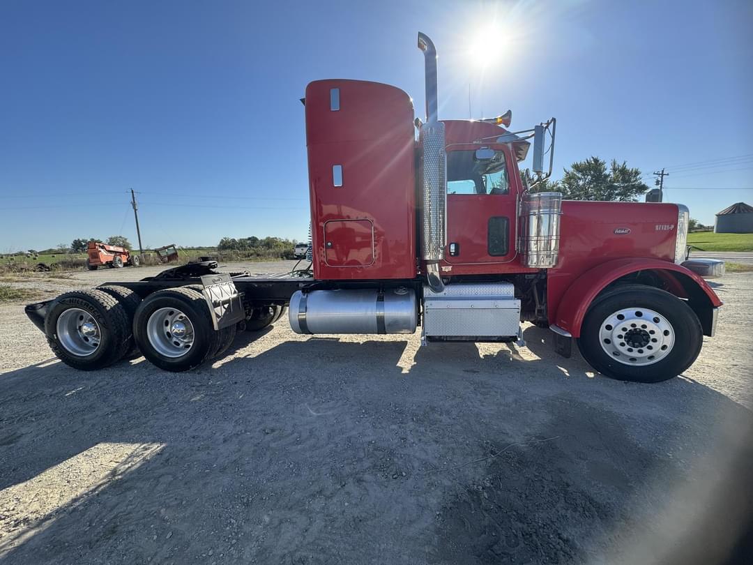 Image of Peterbilt 388 Primary image