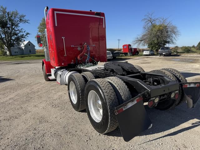 Image of Peterbilt 388 equipment image 3