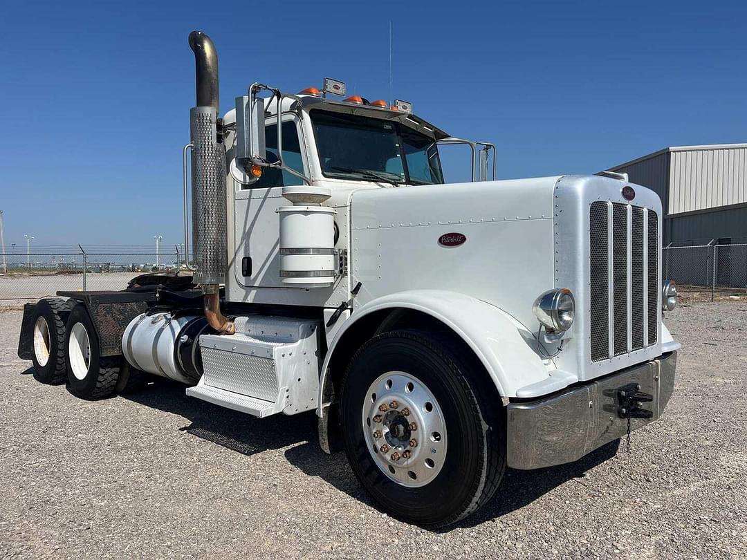 Image of Peterbilt 388 Primary image