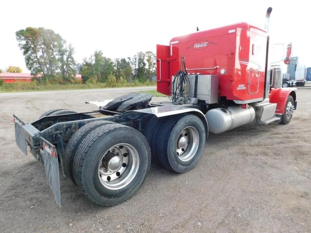 Image of Peterbilt 388 equipment image 3