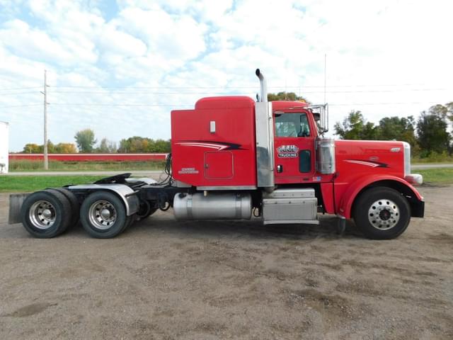 Image of Peterbilt 388 equipment image 2