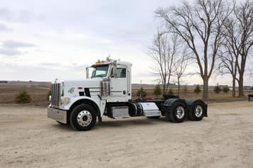 Main image Peterbilt 388