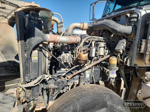 Image of Peterbilt 388 equipment image 1