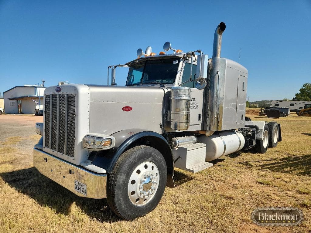 Image of Peterbilt 388 Primary image