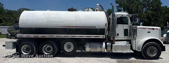 Image of Peterbilt 388 equipment image 3