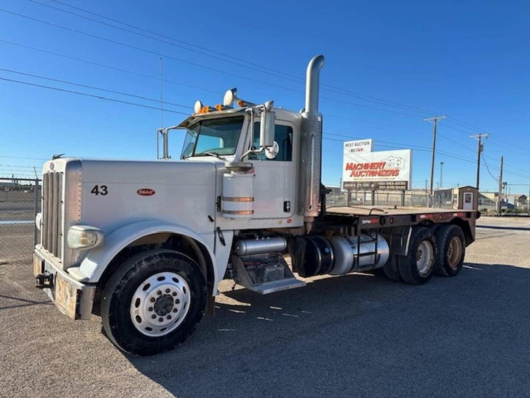 Image of Peterbilt 388 Primary image