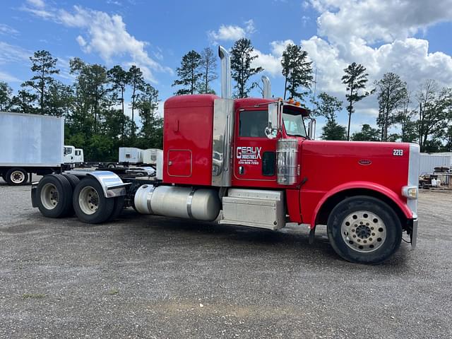 Image of Peterbilt 389 equipment image 3