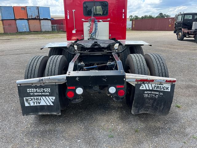 Image of Peterbilt 389 equipment image 4