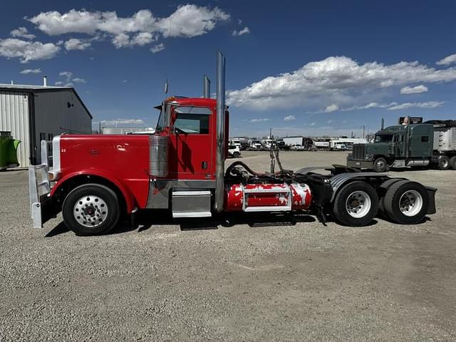 Image of Peterbilt 389 equipment image 3