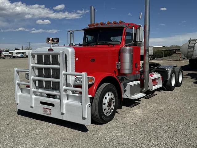 Image of Peterbilt 389 equipment image 2