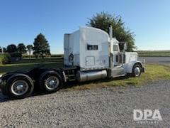 Image of Peterbilt 389 equipment image 3
