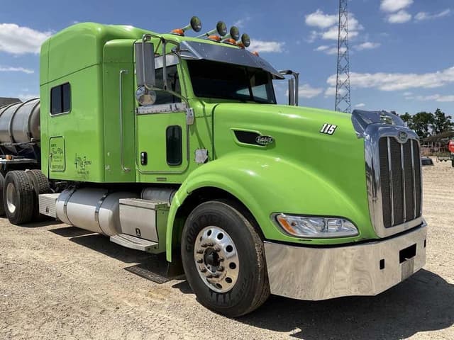 Image of Peterbilt 389 equipment image 2