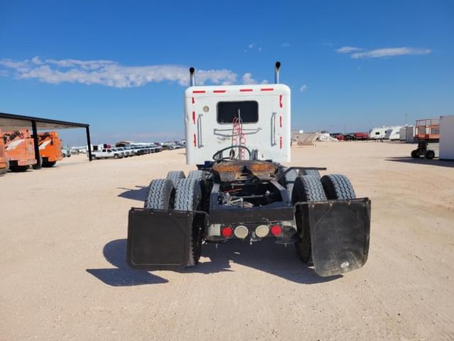 Image of Peterbilt 389 equipment image 3