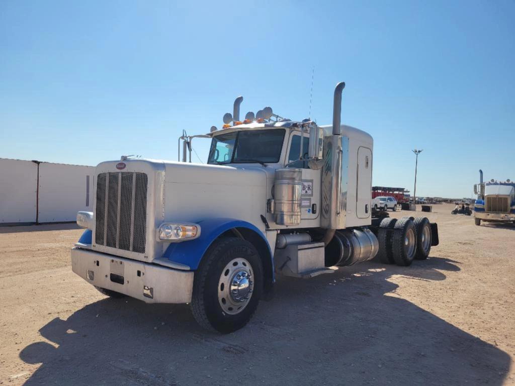 Image of Peterbilt 389 Primary image