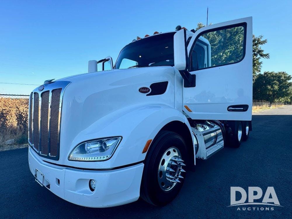 Main image Peterbilt 579