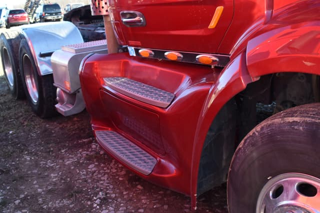 Image of Peterbilt 579 equipment image 4