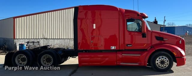 Image of Peterbilt 579 equipment image 3