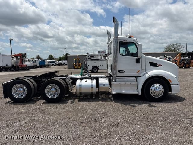 Image of Peterbilt 579 equipment image 3