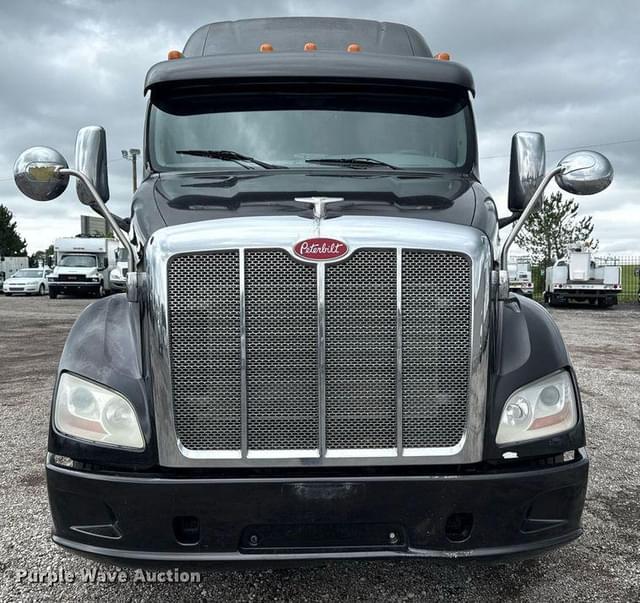 Image of Peterbilt 587 equipment image 1