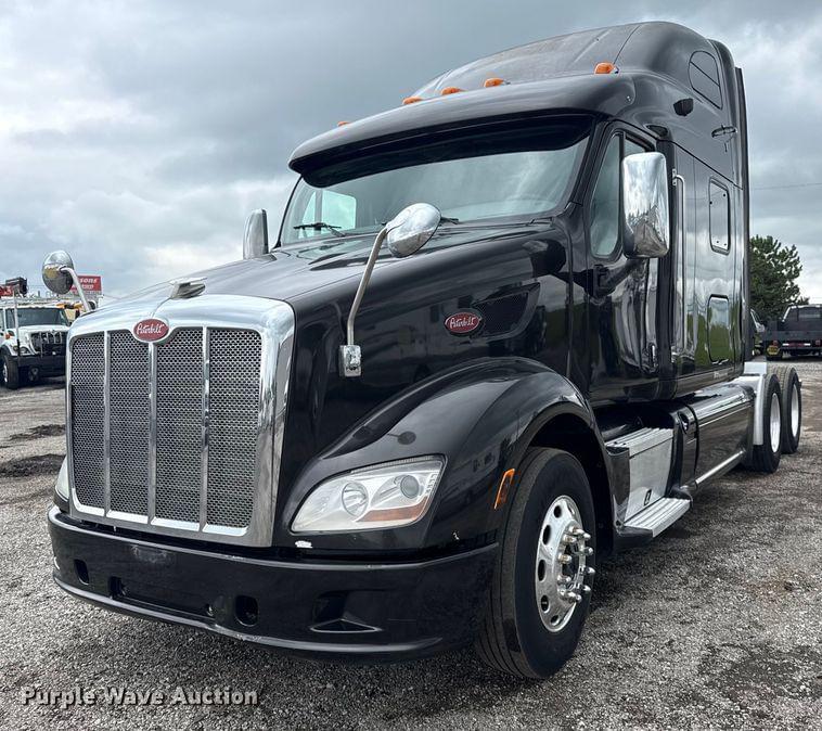 Image of Peterbilt 587 Primary image