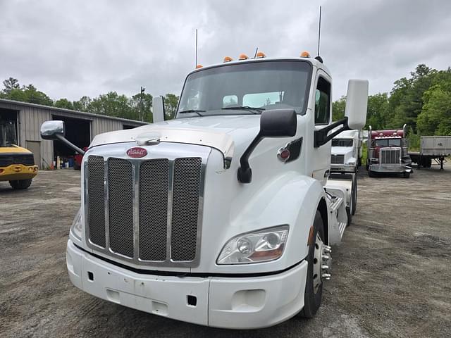 Image of Peterbilt 587 equipment image 1