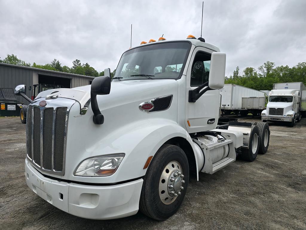 Image of Peterbilt 587 Primary image