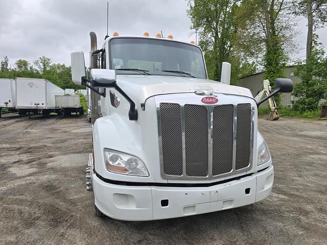 Image of Peterbilt 587 equipment image 3