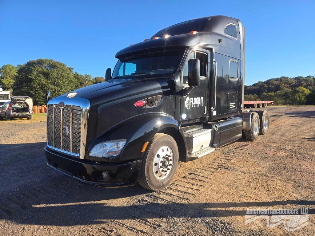 Image of Peterbilt 587 Image 0