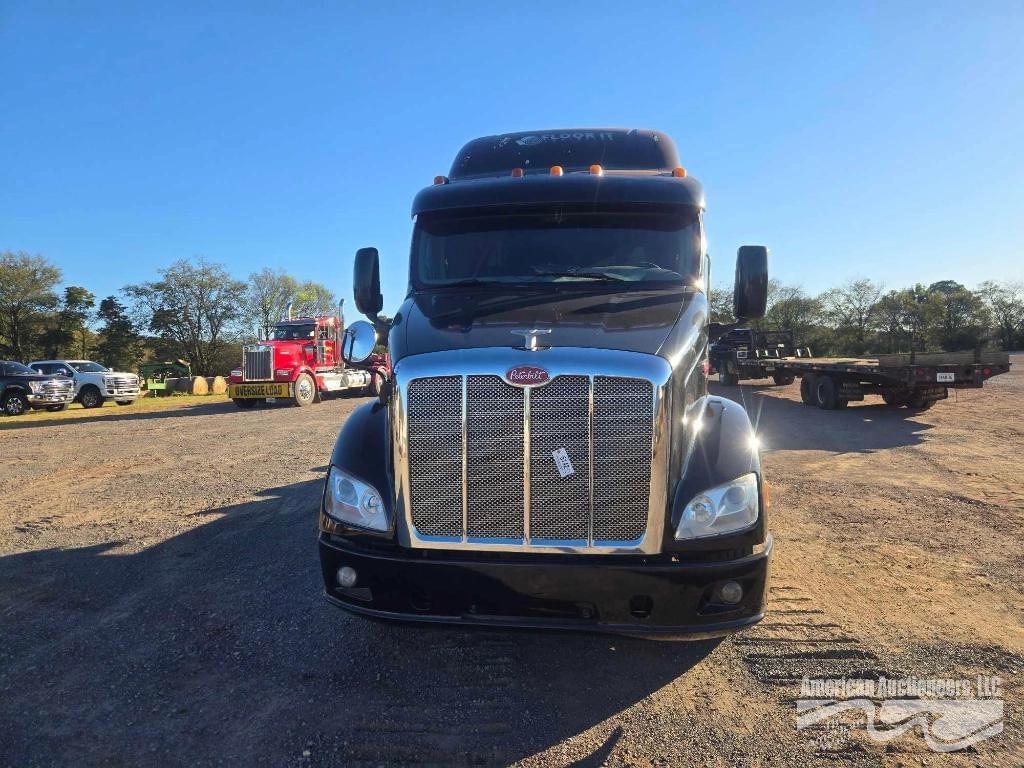 Image of Peterbilt 587 Image 1