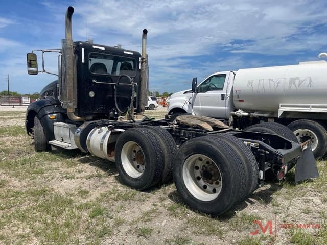 Image of Peterbilt M-200 equipment image 3