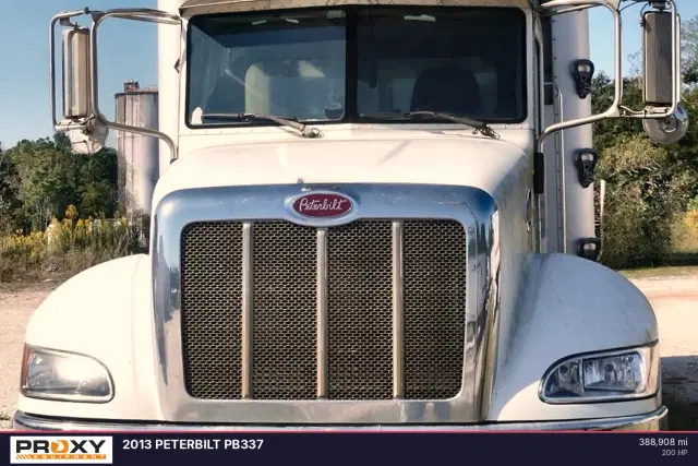Image of Peterbilt PB337 equipment image 2
