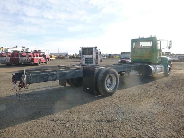 Image of Peterbilt PB337 equipment image 2