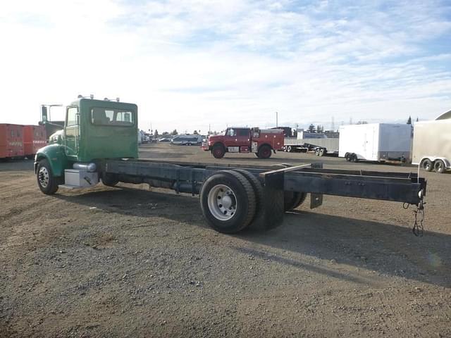 Image of Peterbilt PB337 equipment image 3