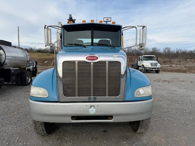 Image of Peterbilt PB337 equipment image 1