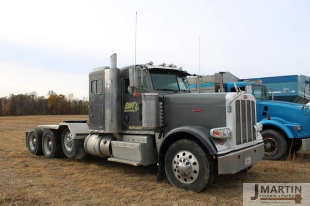 Image of Peterbilt 388 equipment image 1