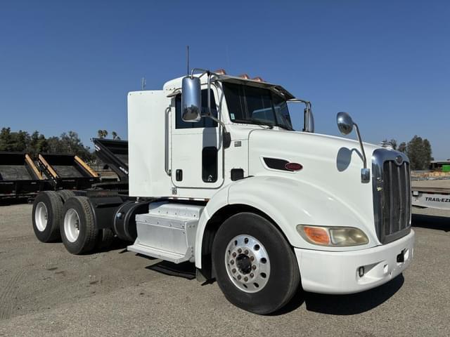 Image of Peterbilt 384 equipment image 1
