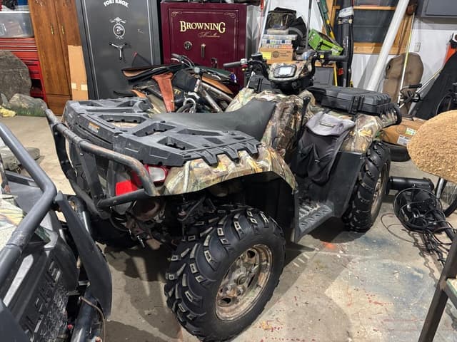 Image of Polaris Sportsman 850 equipment image 2