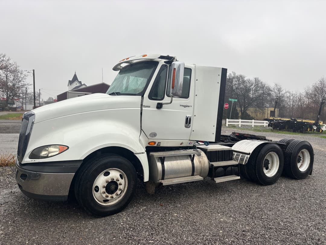 Image of International ProStar Plus 122 Primary image