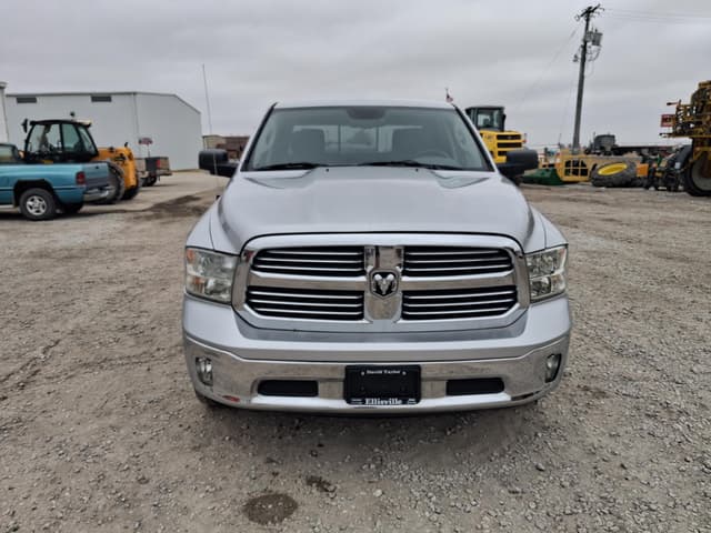 Image of Dodge Ram 1500 equipment image 4
