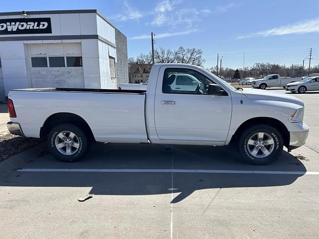 Image of Dodge Ram 1500 equipment image 4