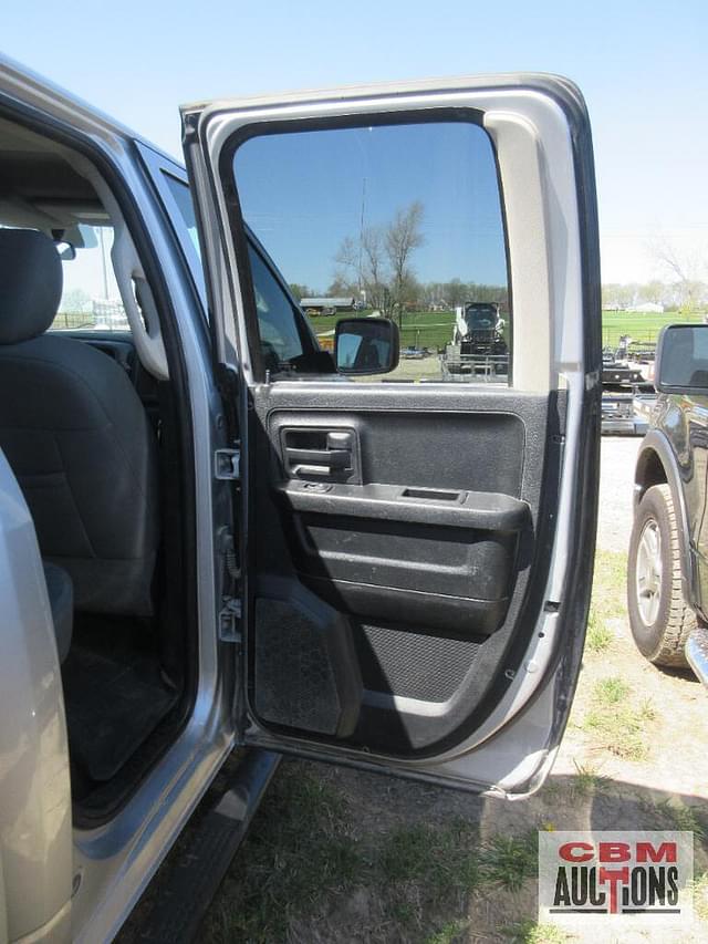 Thumbnail image Ram 1500 18
