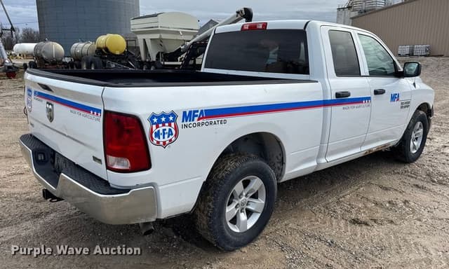 Image of Dodge Ram 1500 equipment image 4