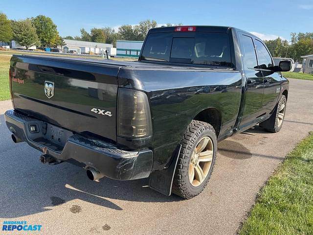 Image of Dodge Ram 1500 equipment image 4